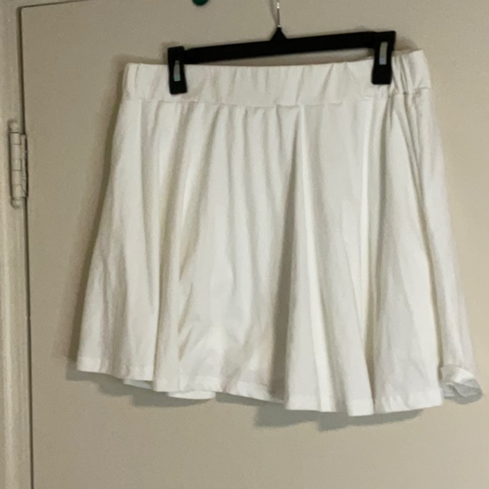 SHEIN White Skater Mini Skirt with Pleats